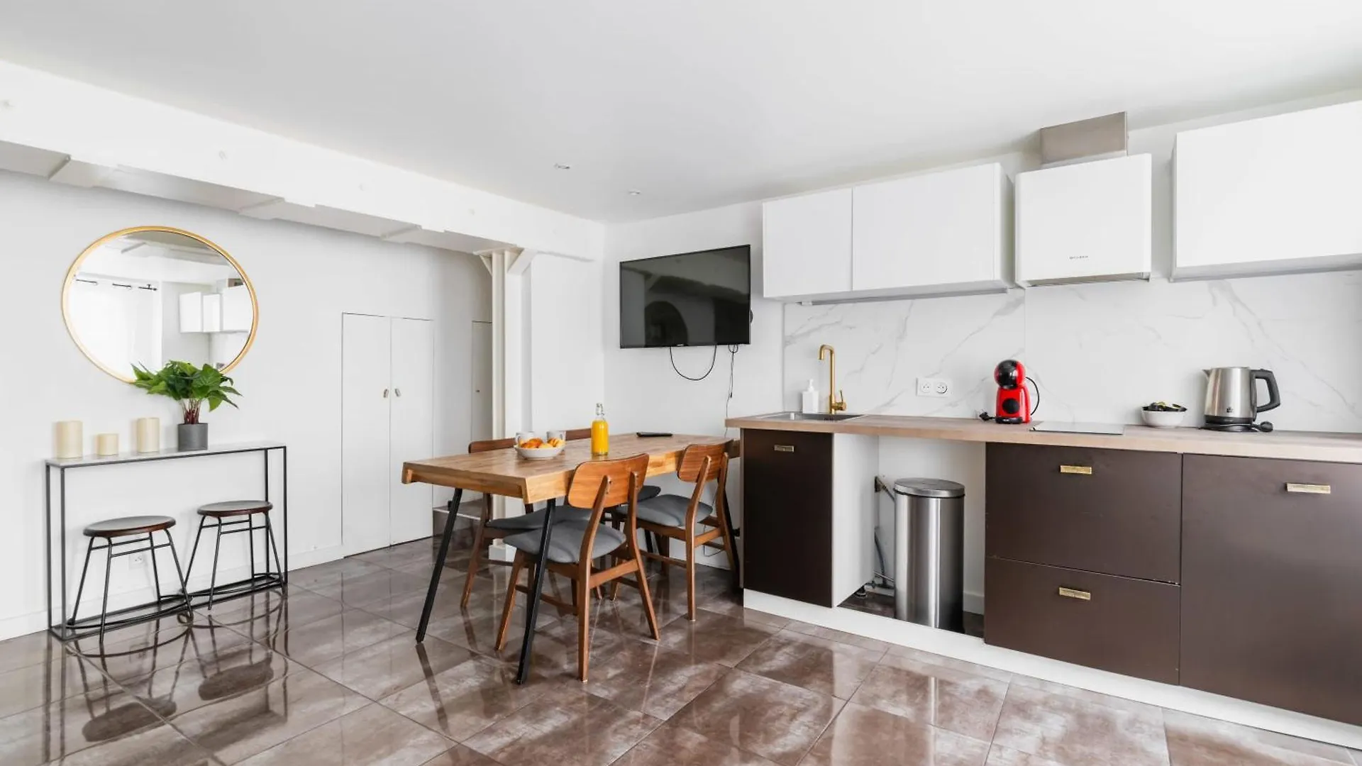 2 Pieces Belleville Refait Neuf 6 Pers - Paris 19 Francie